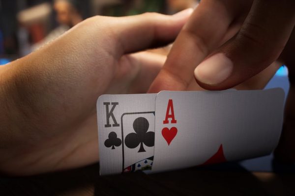 Psychology and reading of the faces of poker players